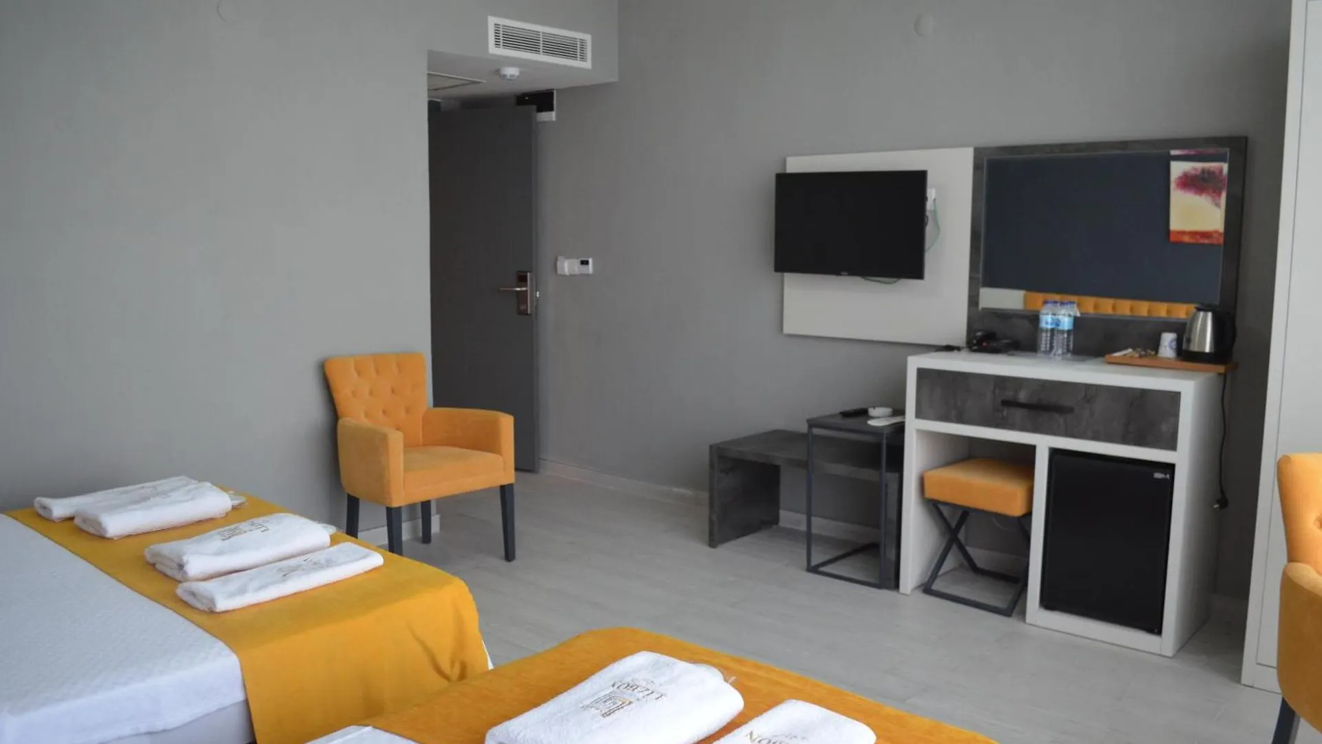 Lizbon Hotel contacts
